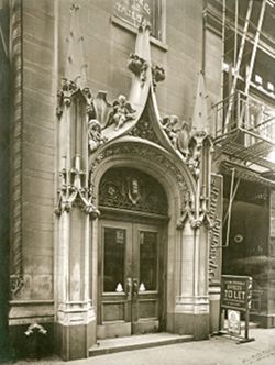 Vincent Bldg - Entrance