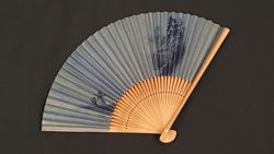 Collapsible Wood Fan