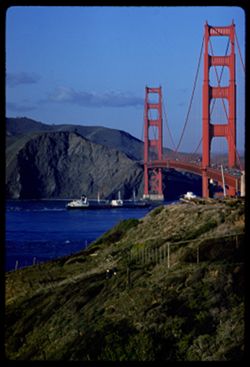 Oil tanker entering Golden Gate
