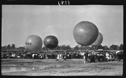 Balloon races, June 1909, between 4 & 4:30 p.m., four balloons ready for start