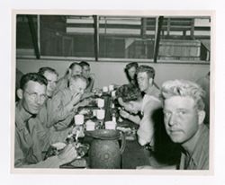 Roy Howard eats with others