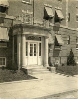 Hawthorne Court Garden Apartments - Entrance