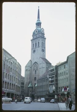 Alter Peter Kirche in Petersplatz Munchen