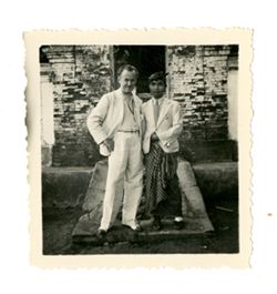 Roy Howard with a man from Bali