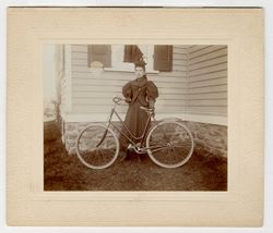 Photos, women, ca. 1910