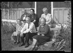 Groups at Mrs. Snodgrass', Sept. 28, 1946
