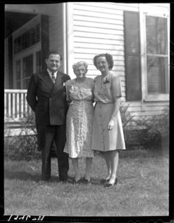 Morris White and Wife and Aunt Kate, Shelbyville (4x5 neg.)