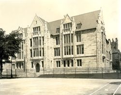 University of Chicago Eckhart Hall