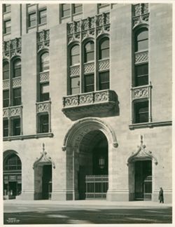 New York Life Insurance Co. Building - Detail