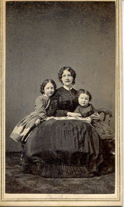 Mary Parke McFerson and daughters Alice and Edith