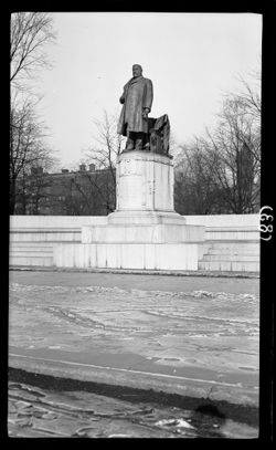 Harrison monument, early part Jan. 1911, 10:30 a.m.