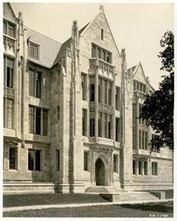 University of Chicago Eckhart Hall