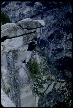 Overhanging rock at Glacier Point. Yosemite Park.