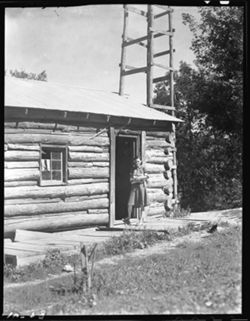 Maggie King, Taggart settlement, wind charger cabin
