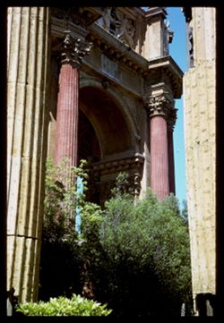 Rotunda and columns of old 1915 Palace of Fine Arts