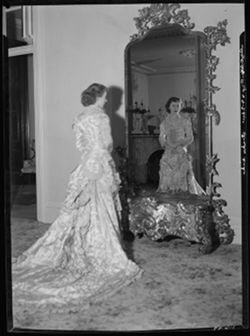 In wedding gown of Susan Thompson Bailey