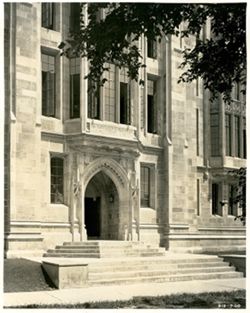 University of Chicago Eckhart Hall