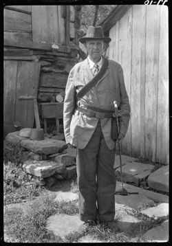 Jim Yoder in soldier uniform, full figure