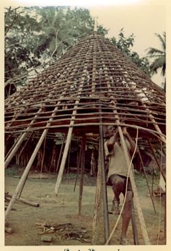 Round roof under construction, Wufuke