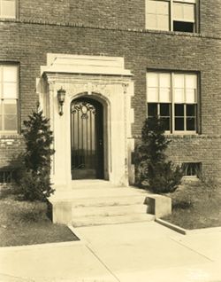 Chateau Garden Apartments - Entrance