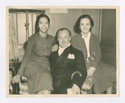 Manuel L. Quezon's daughters with Roy Howard