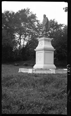 Monument to Capt. John Smith, Aug. 30, 1910, 1:40 p.m.