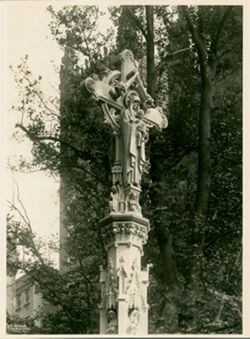 Trinity Church Yard - Astor Memorial