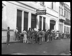 Newsboys at El Crisol, Havana
