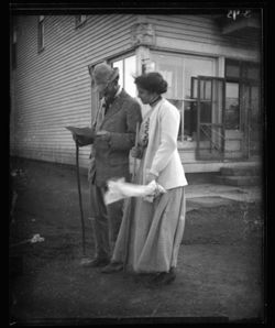 Angus MacDonald and wife, Nashville, artist, Hetherington negatives (glass plate)