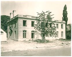 Mrs. O. E. Foster Residence