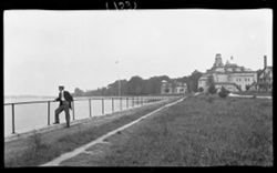 Hampton Soldier's Home, Hampton, Vas., Frank? at railing, Aug. 27, 1910, 12:50 p.m.