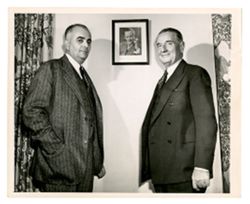 Alberto Gainza Paz and Kent Cooper with portrait of Roy Howard 2