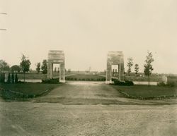 Laureldale Cemetery, Stone entrance