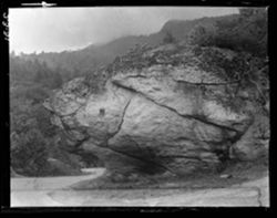 Large rock on Blowing-Rock-Linnville, N.C.