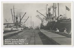 Item 25. "Muelle 'Benito Juarez.'/'Benito Juarez Pier.'/Progresso, Yuc., Max. - 17."