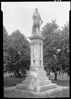 Monument of Lee at Danville, Kentucky