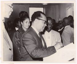 Nicolas Grunitzky signs book