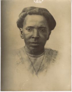 Formal portrait of unidentified woman