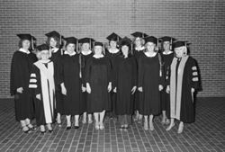 Group photograph of IU South Bend graduates, 1982-05-05