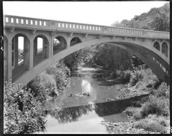 Arch of Salt Creek bridge