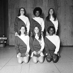 IU South Bend cheerleading squad group photo, 1970s