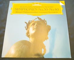 Polydor International: Hamburg, Germany,, Symphonien No. 39, No. 40  Deutsche Grammophon