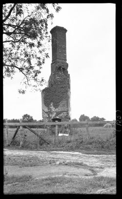 Old chimney at Williamsburg, Va., Aug. 30, 1910, 11 a.m.