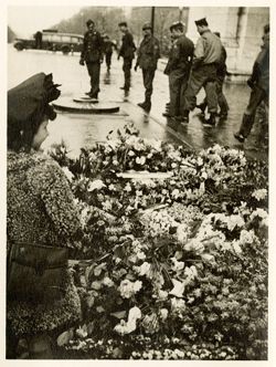 Tomb of the Unknown Soldier at the Arc de Triumph