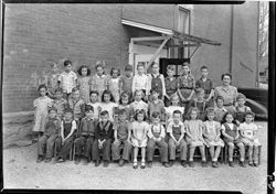 Mrs. Nelson's school children, 1945