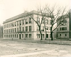 University of Iowa Medical & Anatomy building, north and west faces