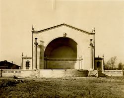 LeClaire Park Bandshell