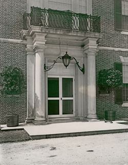 Howard C. Brokaw Residence (entrance)