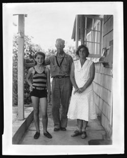 Adolph Shulz, Alberta Shulz and Emilie (Alberta's daughter)