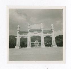 Gate before the tomb of Sun Yat-sen